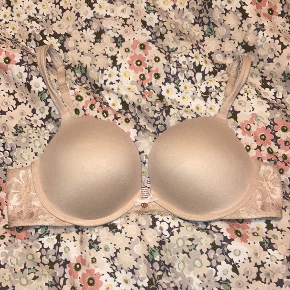 Women’s Victoria’s Secret Nude Body By Victoria Push Up Bra with lace detail